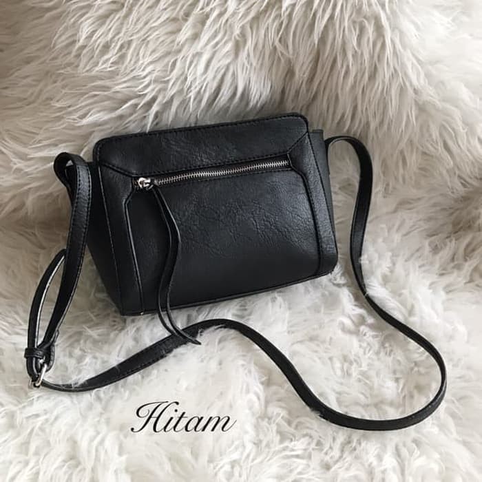 EDISI TERBARU TAS SELEMPANG STRADI STRADIVARIUS SLING - HITAM KEBURU HABIS..