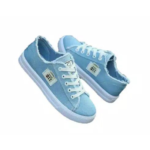 3.3 SALE   SEPATU KETS DC 011 BIRU