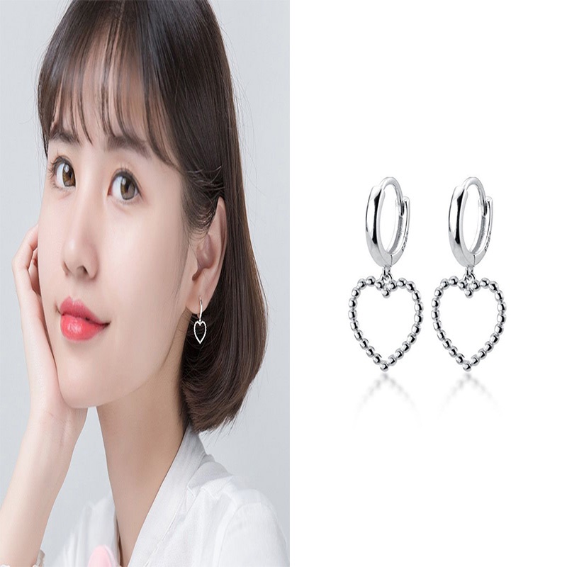 1 Pasang Anting Liontin Bentuk Hati Bahan S925 Silver Untuk Wanita