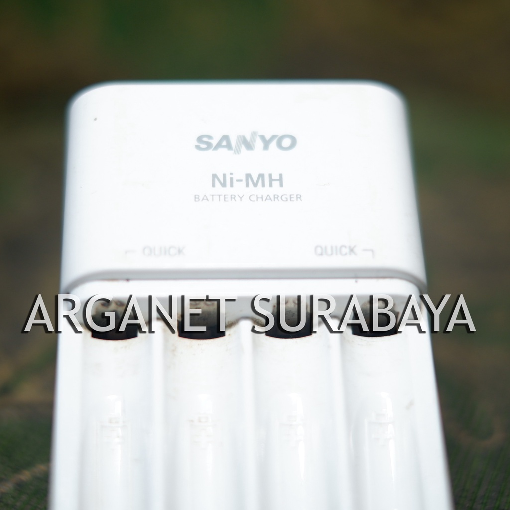 CHARGER QUICK BATERAI AA/AAA SANYO