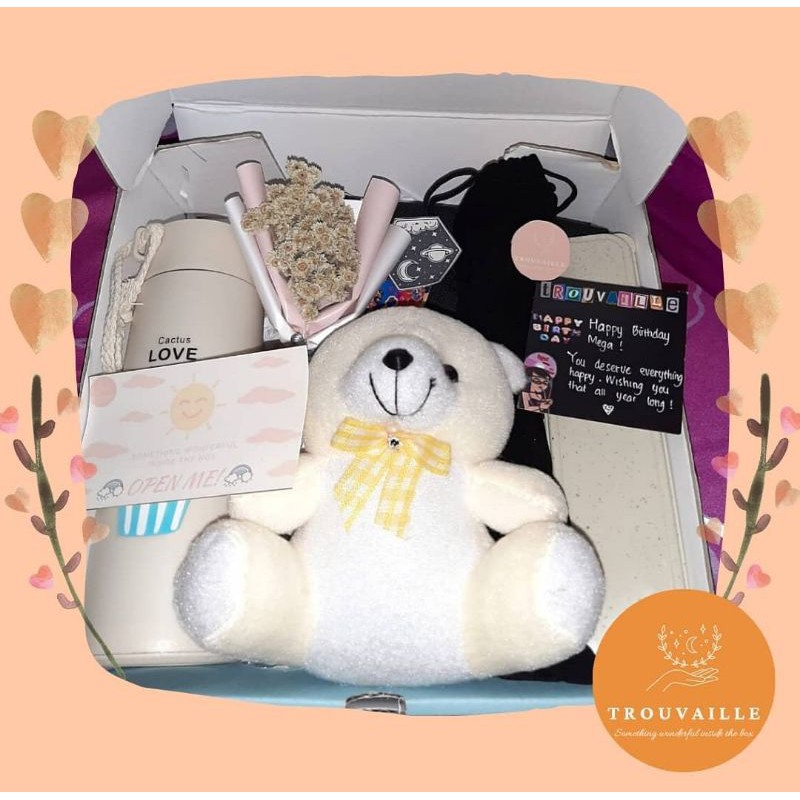 

Gift Box Hampers Wisuda Kado Ulang Tahun Murah Trouvaille Box