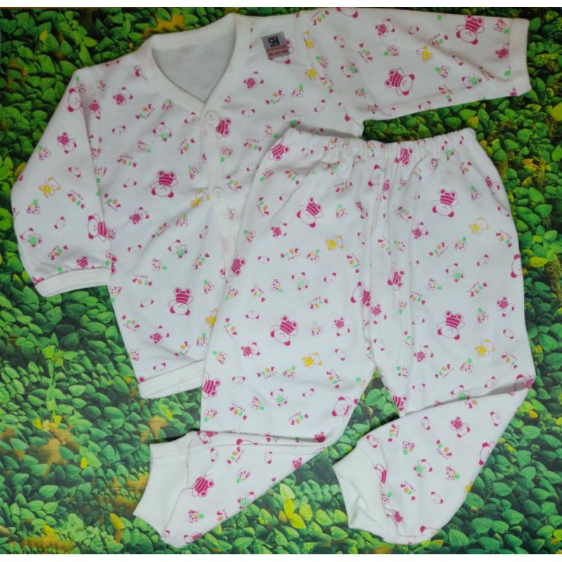 Stelan Baju Bayi / Piyama Tidur UK no.12-18 Kancing Depan