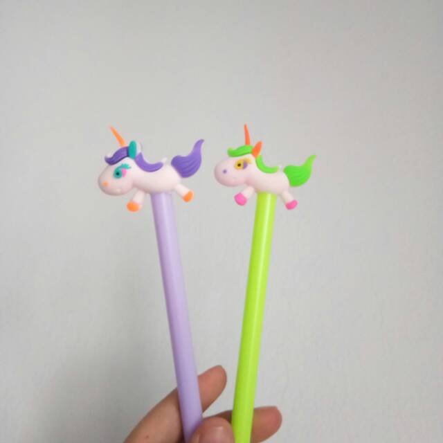 

Bolpen Gel Hitam Unicorn
