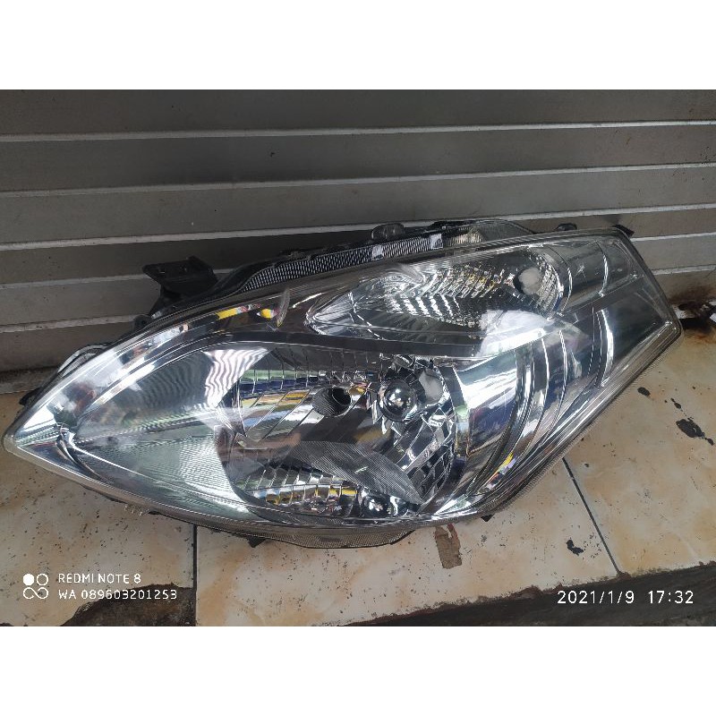 Headlamp Suzuki Ertiga