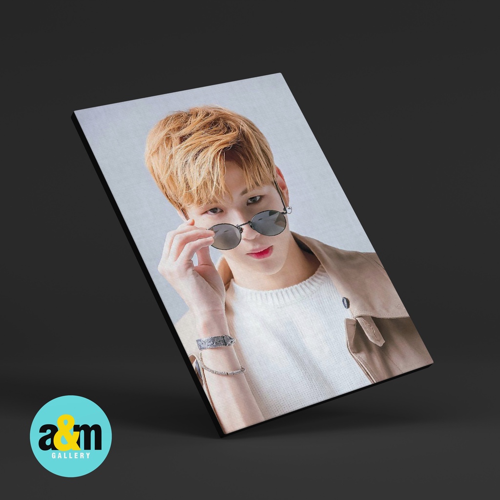 Poster Kayu KANG DANIEL Hiasan Dinding Kamar Penyanyi Soloist K-POPI Pajangan Dinding Kamar K-POP Wall Decor Kamar - A&amp;M