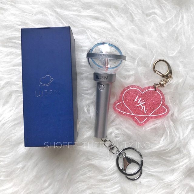 WJSN Lightstick & Seasons Greetings Keyring (Official)