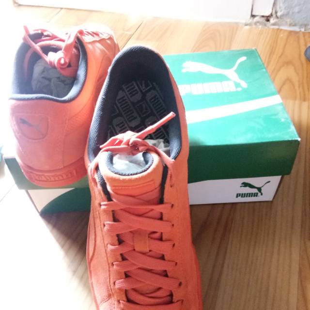 Sepatu Puma Suede Orange