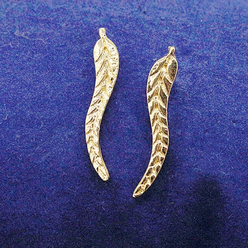 Hu Hu Hu Hu Hu Alat Bantu Pasang Kacamata♡ 1 Pasang Anting Stud Bentuk Daun Mini Aksen Berlian Imitasi Untuk Wanita