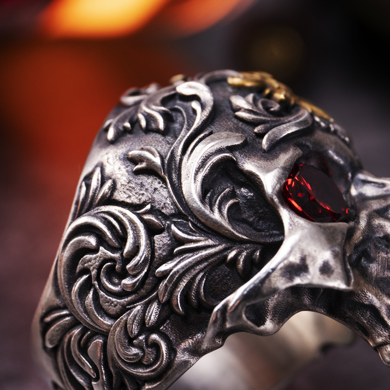 Cincin Desain Tengkorak Mata Setan Warna Merah Gaya Retro Gothic Untuk Pria