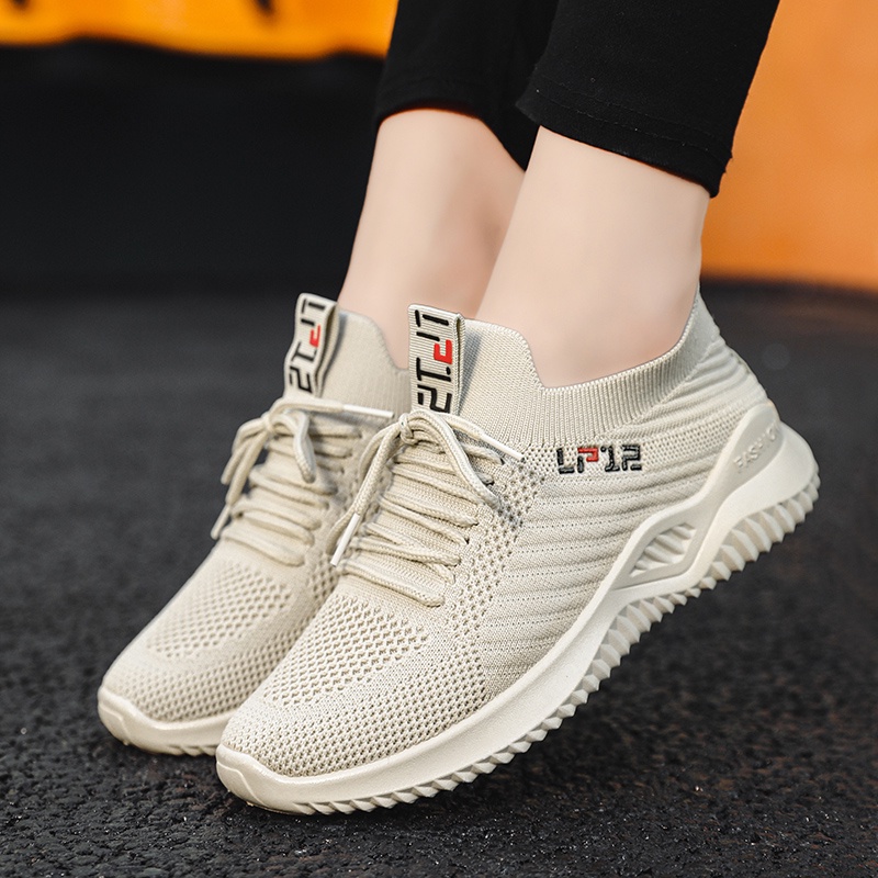 QINGSHUI Sepatu Kets Wanita Berkualitas Tinggi Sepatu Lari Wanita Yang Nyaman Wanita Sneakers Bernapas Sepatu Lari Wanita Kaus Kaki Sneakers Luar Sepatu Olahraga Wanita Slip-on Sepatu Flat Wanita Hiking Sepatu