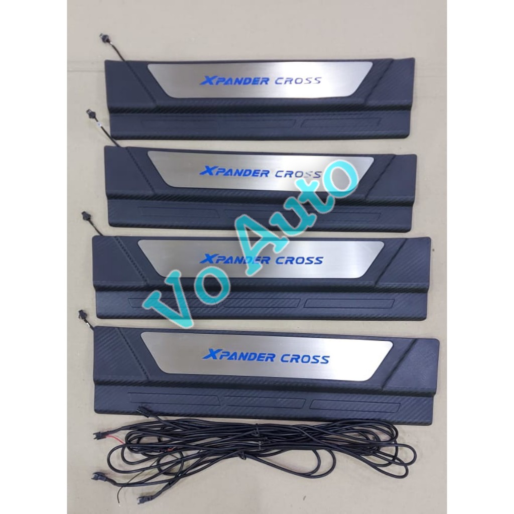 Sill Plate / Sill Plate Samping Mobil Xpander Cross Lampu LED Hitam