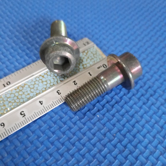 baut L8 3cm hijau .baut topi