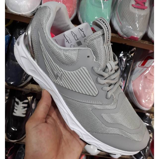 Sepatu kets abu-abu EAGLE eternal original