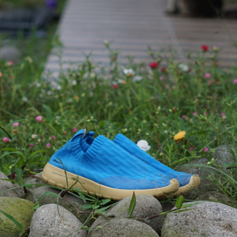 sepatu slip on original wakai gyou biru