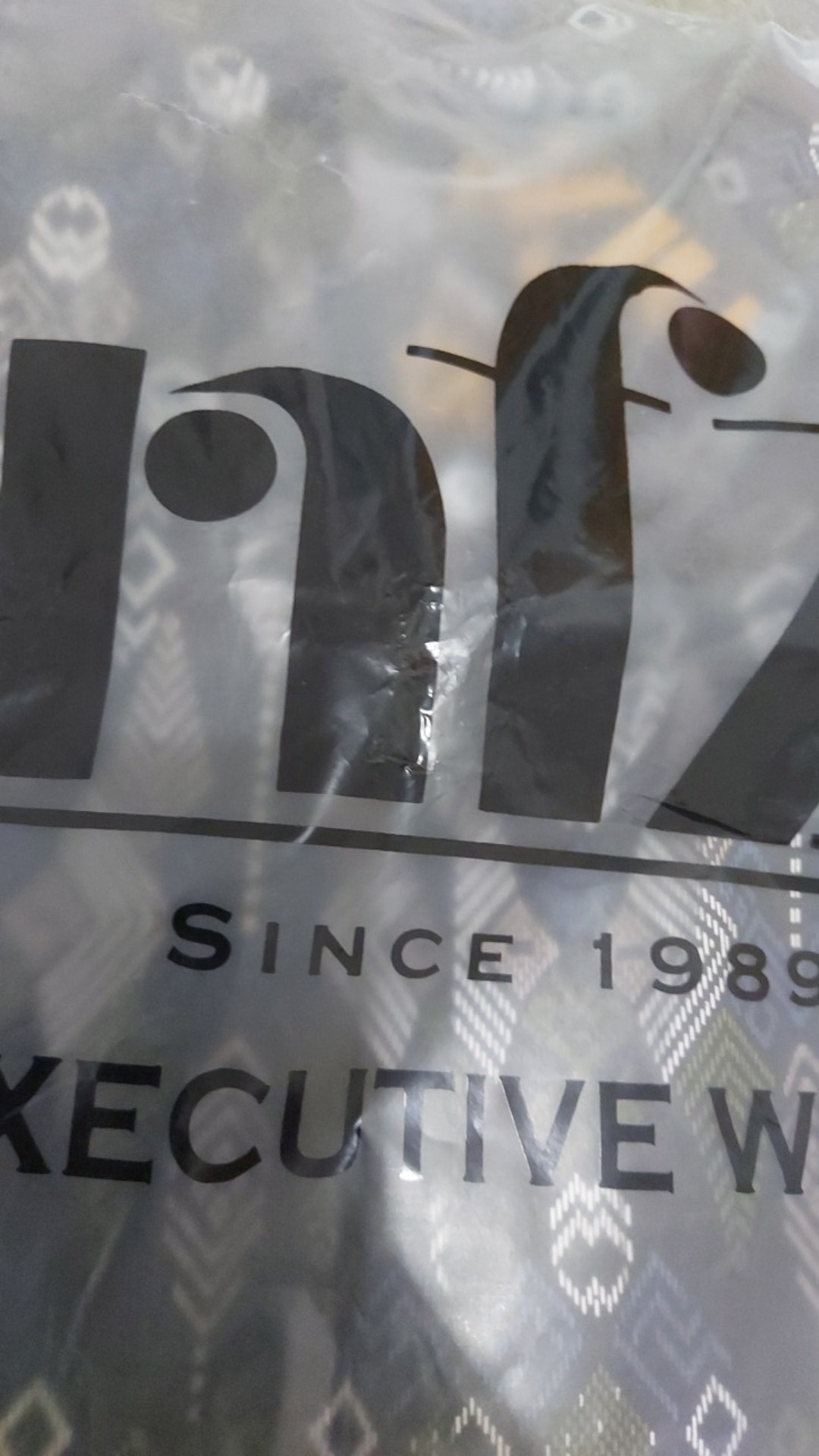 Atasan Pria Kemeja Batik Lengan Panjang  Motif Torpedo Hitam Slimfit Grosir