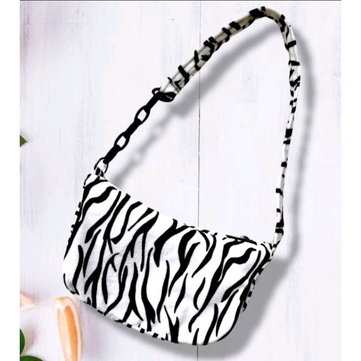 TAS SELEMPANG SAPI ZEBRA LEOPARD WANITA ANIMALS FLUFFY FUR BAG SHOULDER BAG HAND BAG SLING BAG KOREA VINTAGE BAHAN BULU BLUDRU-Zebra tali rantai