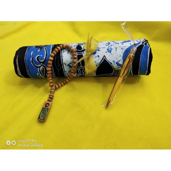 Sajadah batik souvenir plus tasbih dan pulpen cantik