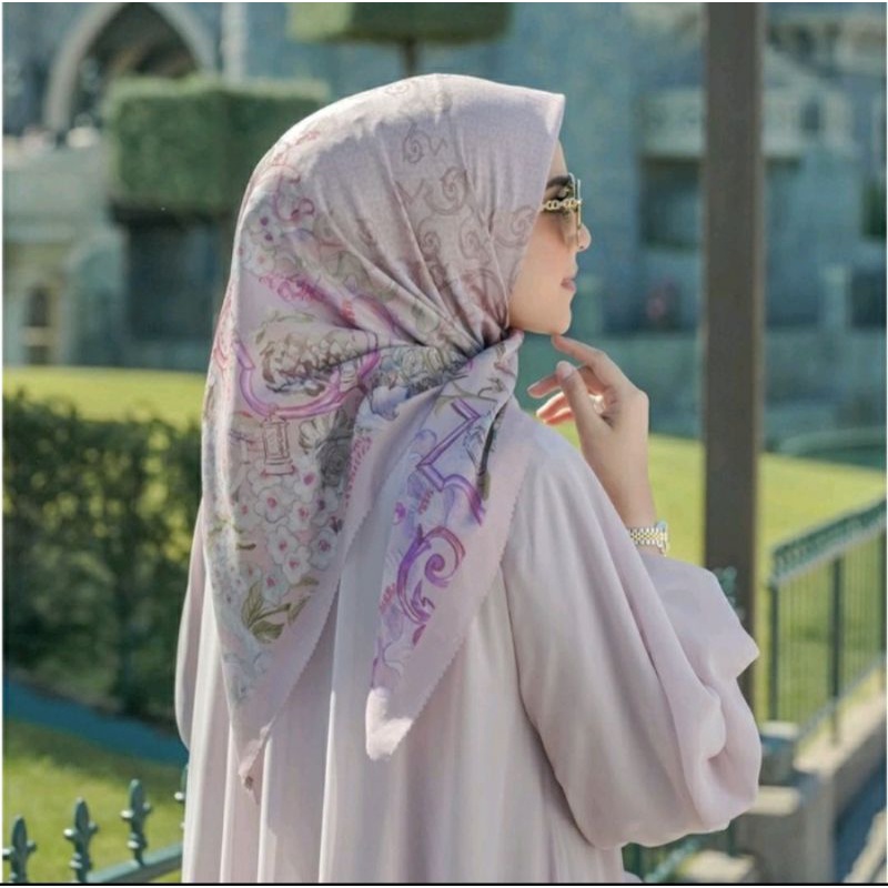 Alice in Wonderland Buttonscarves