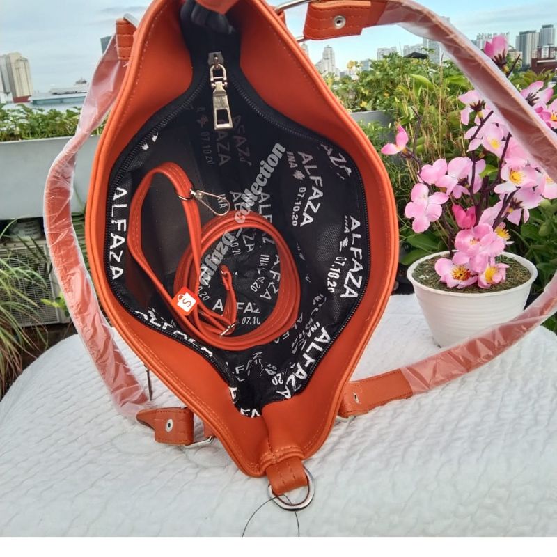 Tas wanita model plat samping unik