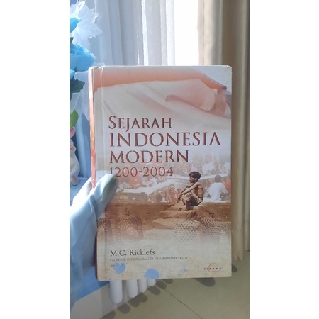 Buku "Sejarah Indonesia Modern 1200-2004"