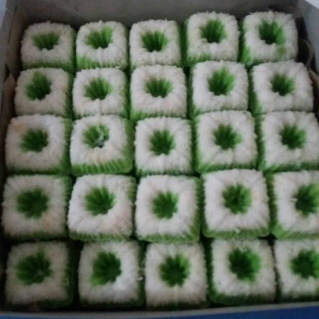 

Kue Putu Ayu