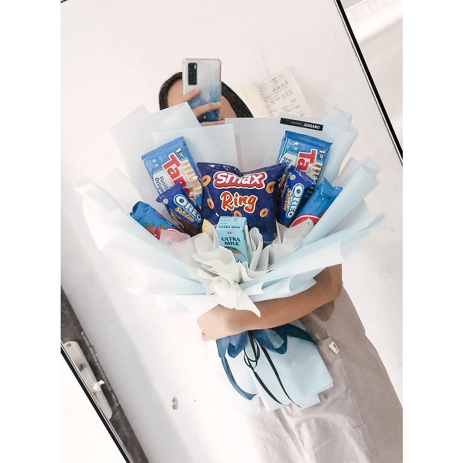 

Snack Bouquet - Jumbo - Warna Biru - Buket Snack - Buket Wisuda