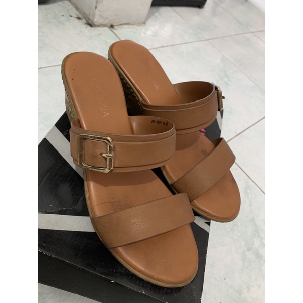 Preloved sandal wedges