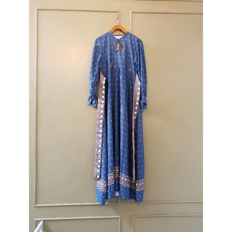 Brand NEW Zashi.id dress by Zaskia and Shireen Sungkar  PRAIA LOOK 4