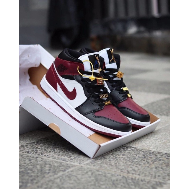 nike jordan 1 beetroot