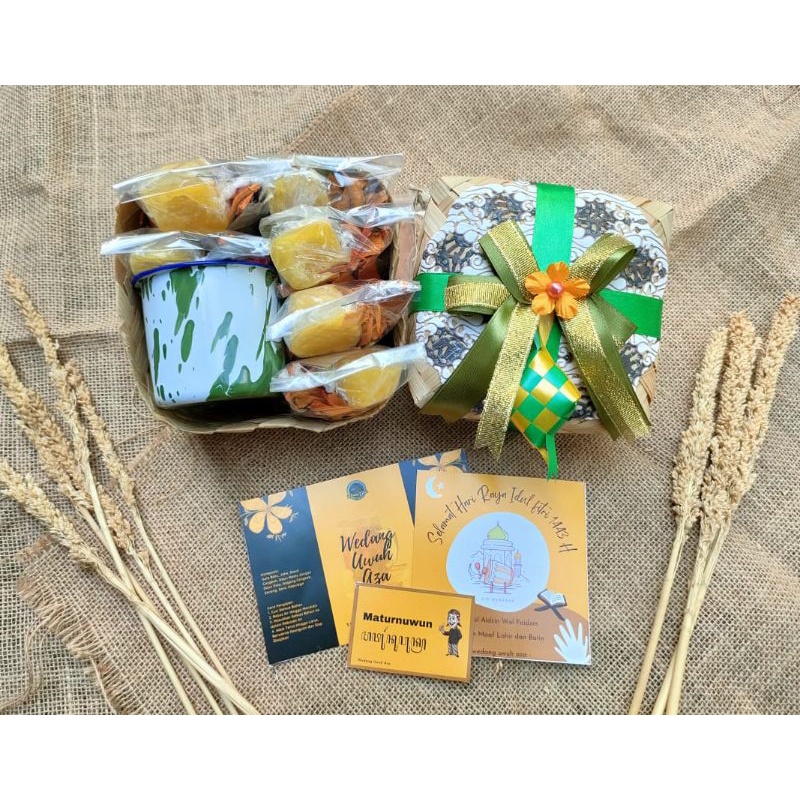 

Hampers Parsel Ramadhan Wedang Uwuh Premium Besek 13cm+Pita+Card(3)