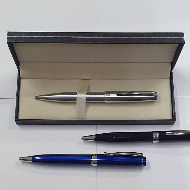 

Pen F1 Biru Laquer klip Silver , Ballpoint + box + grafir nama/logo nama perusahaan