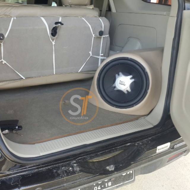 Box sudut subwoofer 12" rush / terios