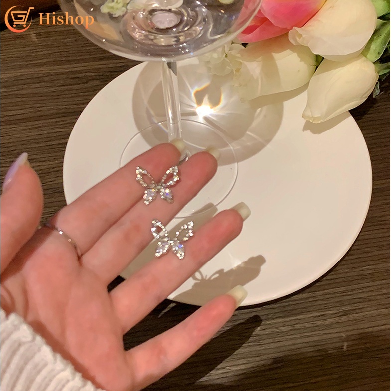 Anting Stud Desain Kupu-Kupu Aksen Kristal Warna Silver Untuk Wanita