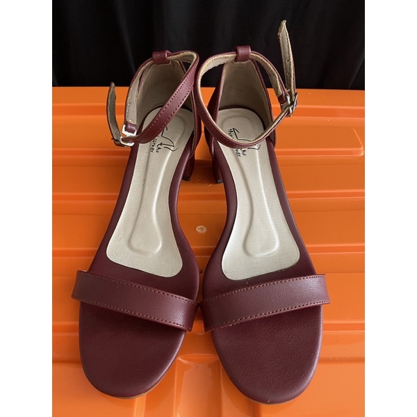 Maroon Block Heels by The Things Corner