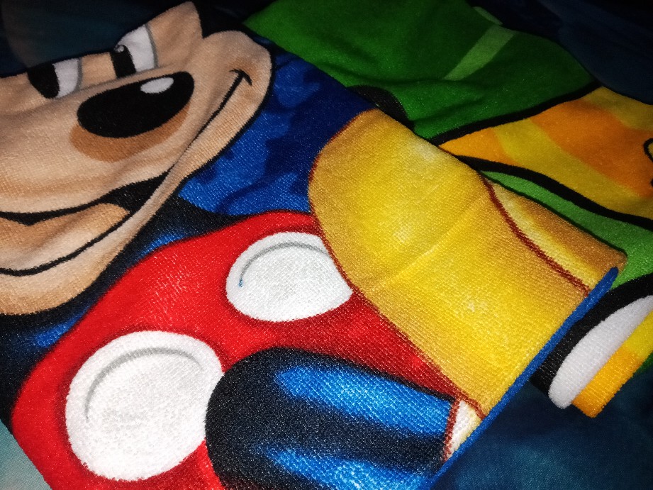 Handuk Karakter Ukuran 70cm X 140cm / Handuk Motif Karakter Bahan Microfiber / Handuk Mandi Anak