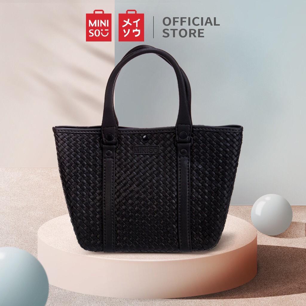 MINISO Knitted shoulder bag , bahan spt karet, warna pink & hitam, tas miniso surabaya murah