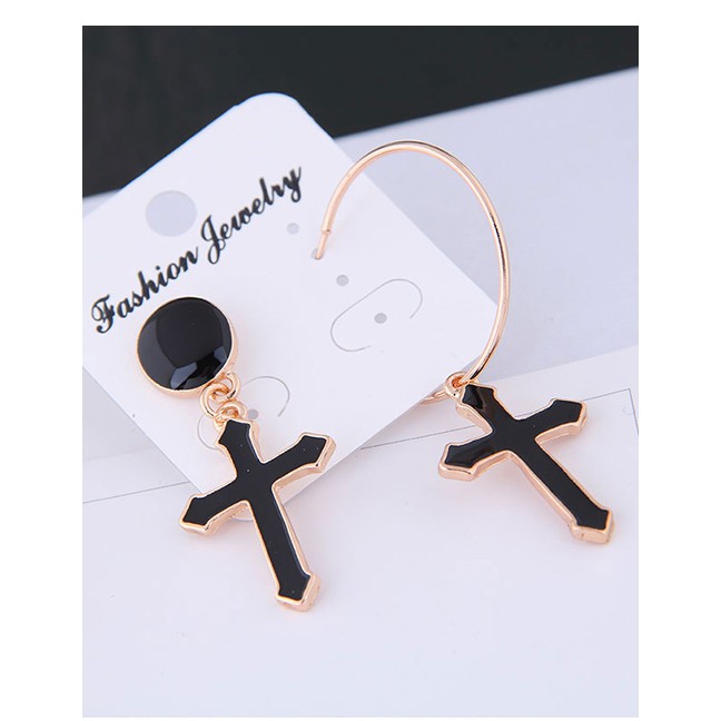 LRC Anting Tusuk Fashion Black Cross Asymmetrical Earrings A57981