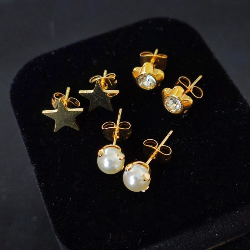 Anting Tusuk Titanium Emas Wanita Antikarat