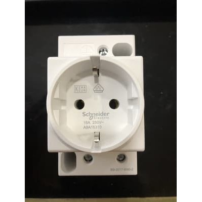 SCHNEIDER POWER SOCKET DIN RAIL A9A15310