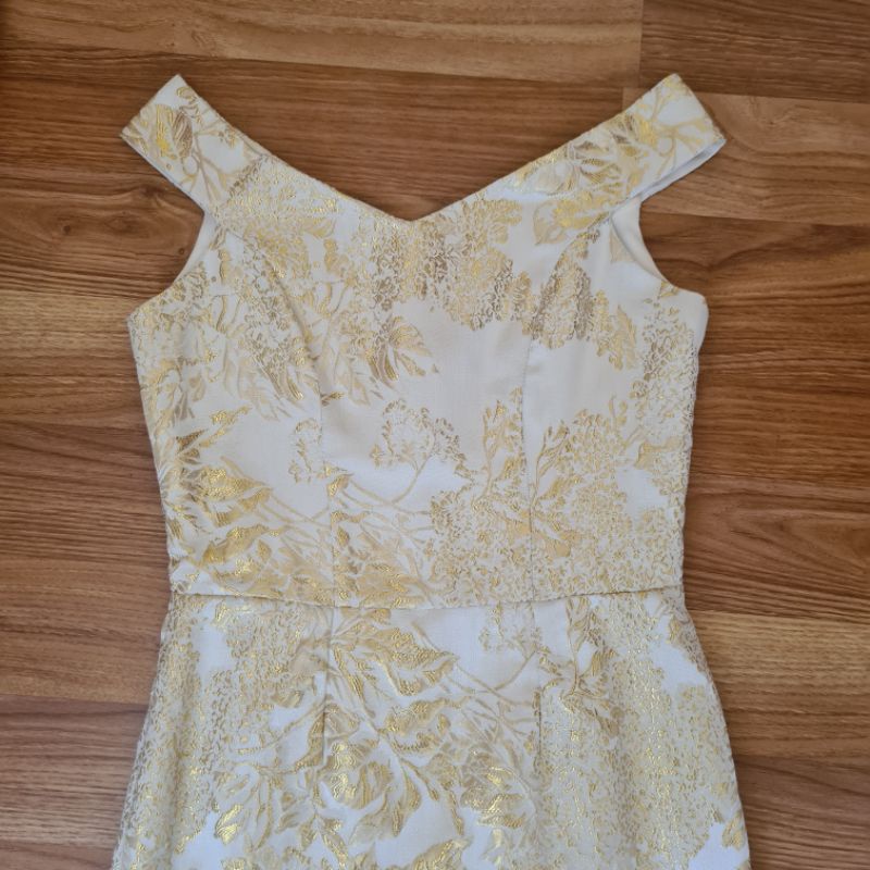 dress pesta / party gold dress