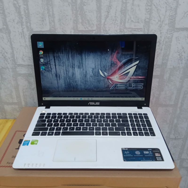 Laptop Asus A550LN, Core i5-4200U Doblevga Nvdia geforce GT720M 2GB Ram 4GB HDD 1TB Layar 15 inch Windows 10 Siap pakai full aplikasi