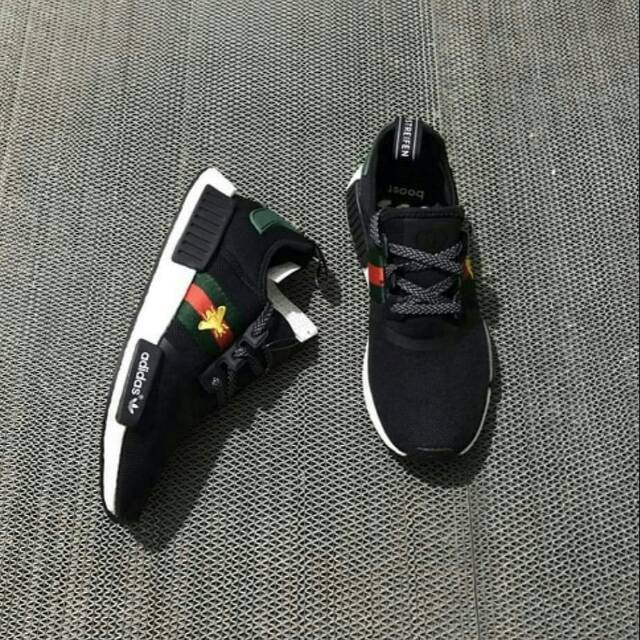 Sepatu Sneakers Desain Adidas NMD R1 X Gucci Lebah Warna