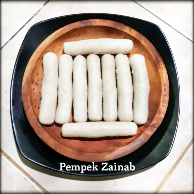 

PEMPEK LENJER KECIL + CUKO