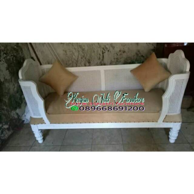 Kursi sofa doyok