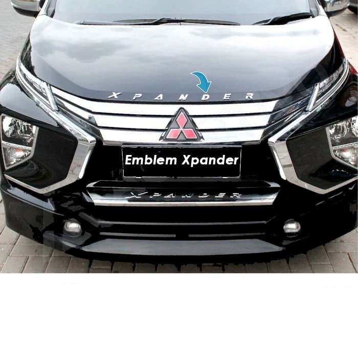 Emblem Kap Mesin Mobil XPANDER Logo XPANDER Warna