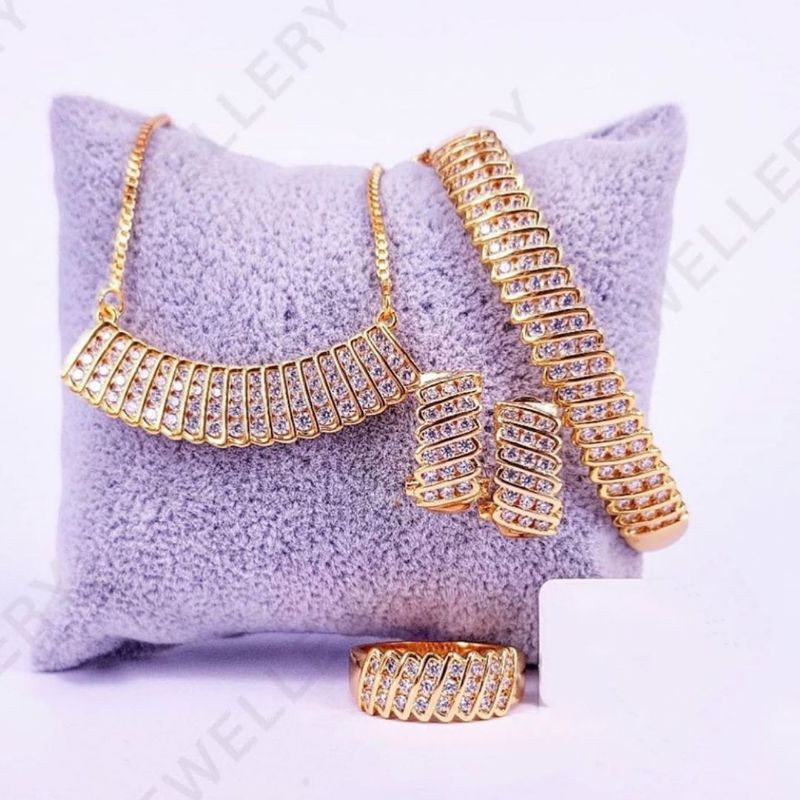 VIER JEWELLERY SET JEWELLERY PERHIASAN REPLIKA BERLIAN