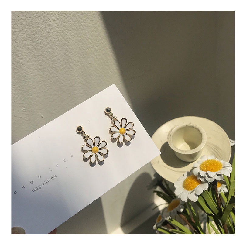 Anting Stud Daisy Kecil Korea Bunga Anting Wanita Lucu Fashion Stud Earrings GIRL Ear SEXY GIRL JEWELRY