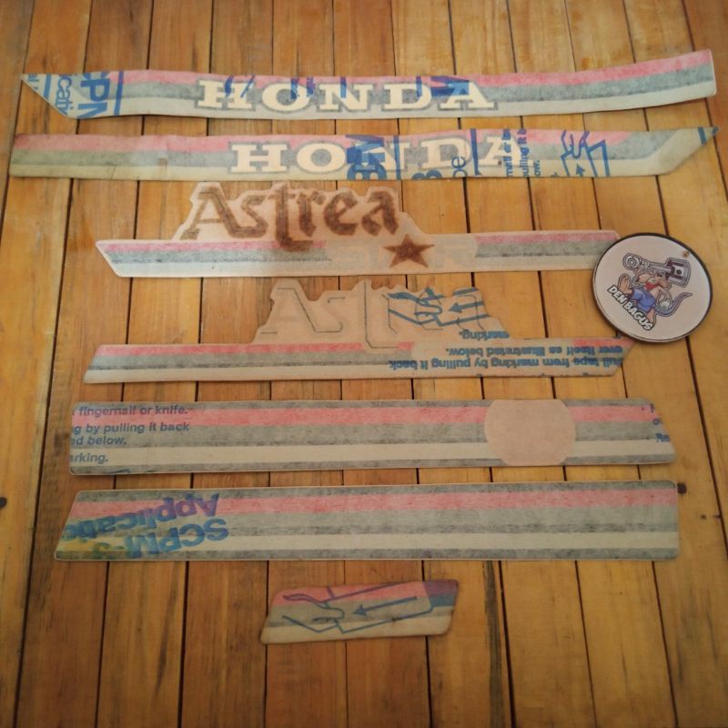 STRIP STRIPE STRIPING STRIPPING STIKER STICKER LIS LISS POLET DECAL BODY BODI SET HONDA ASTREA STAR 