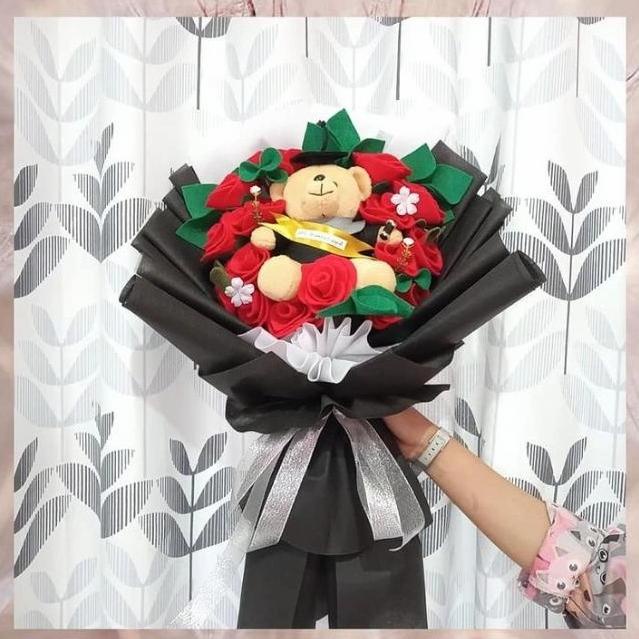 Bucket Bunga Boneka Wisuda Buket
