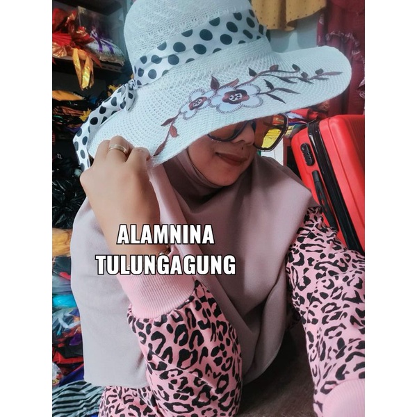 topi pantai